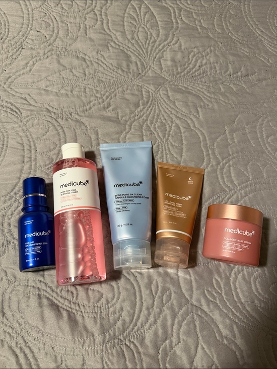 Medicube Other - Medicube Skincare Set